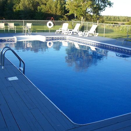 Acadia Sunrise Motel Трентон Экстерьер фото