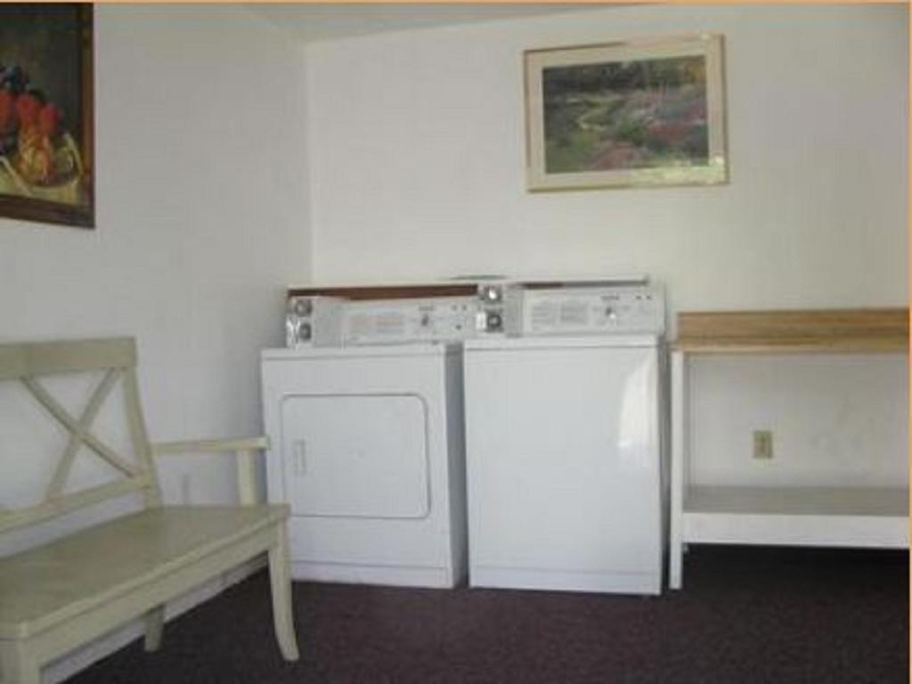 Acadia Sunrise Motel Трентон Экстерьер фото